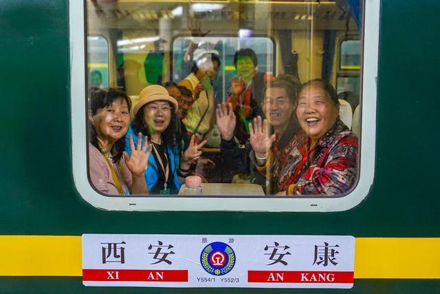 深度丨铁路适老化改造的实践逻辑:西安铁路局银发旅游专列的技术解构与价值验证 新闻 深度丨铁路适老化改造的实践逻辑:西安铁路局银发旅游专列的技术解构与价值验证 新闻